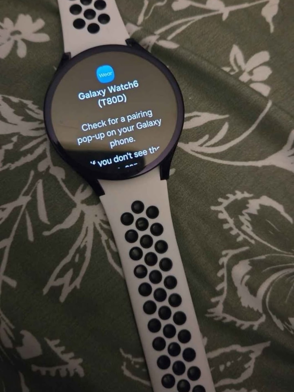Samsung Black Case with White Sport Band Smartwatch